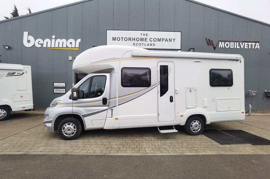 Auto-trail Tribute t-715