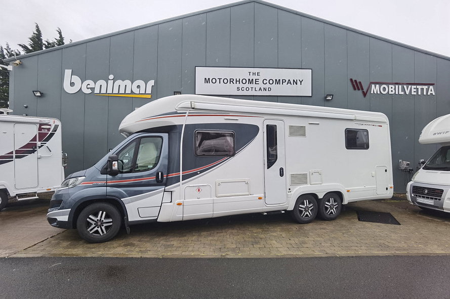 Auto-trail Comanche