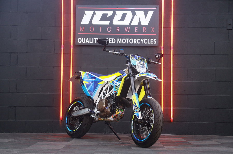 2017 HUSQVARNA 701 Supermoto 701 SM Super Moto Petrol Manual Euro 4 (75 ps)