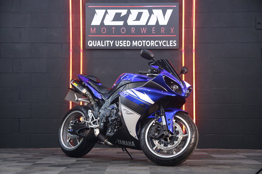 2009 Yamaha R1 Big Bang THOUSANDS IN EXTRAS
