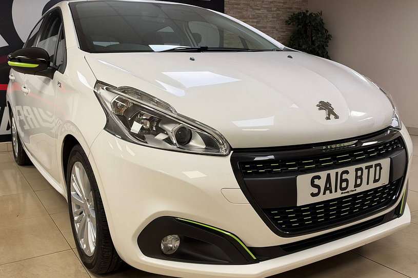 2016 Peugeot 208 1.2 PureTech XS Lime Hatchback 5dr Petrol Manual Euro 6 (82 ps)
