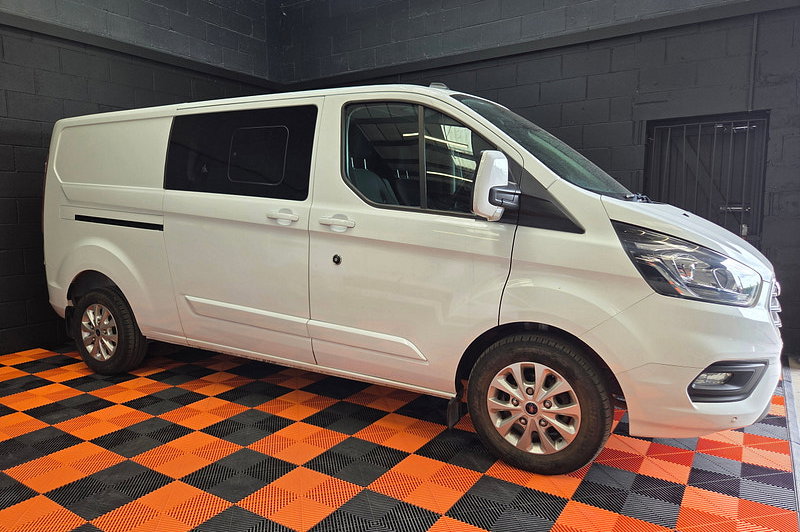 2022 Ford Transit Custom 2.0 300 EcoBlue Limited Crew Van Double Cab 5dr Diesel Manual L2 H1 Euro 6 (s/s) (130 ps)