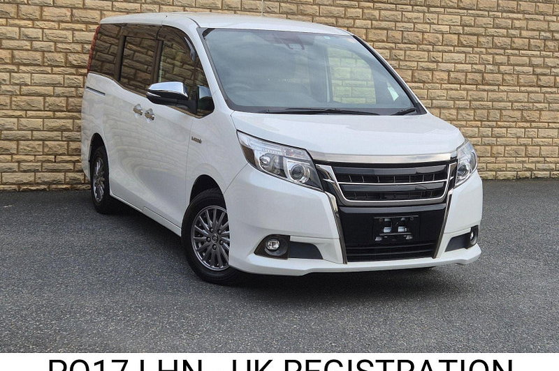 2017 Toyota Voxy 1.8 Petrol Hybrid Automatic 7 seater MPV — sold