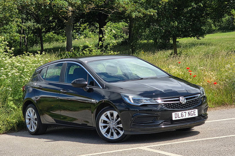 2017 Vauxhall Astra 1.0i Turbo ecoTEC Design Hatchback 5dr Petrol Manual Euro 6 (s/s) (105 ps)