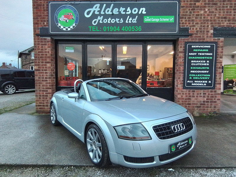 2004 QUATTRO 225 BHP CONVERTIBLE 2DR PETROL MANUAL EURO 3 225 BHP 5,995 2004... photo