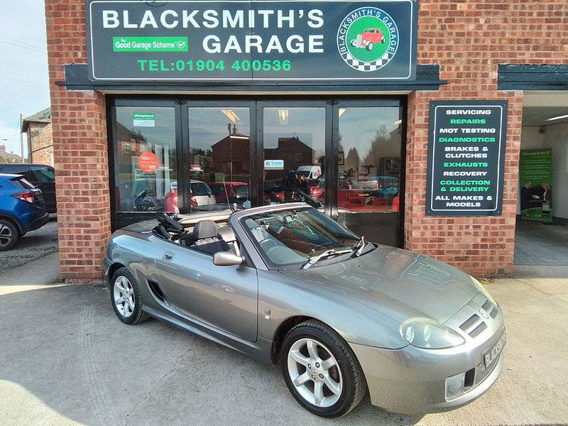 2005 4 134 BHP 2,000 2005 MANUAL PETROL 62,413 MI... photo