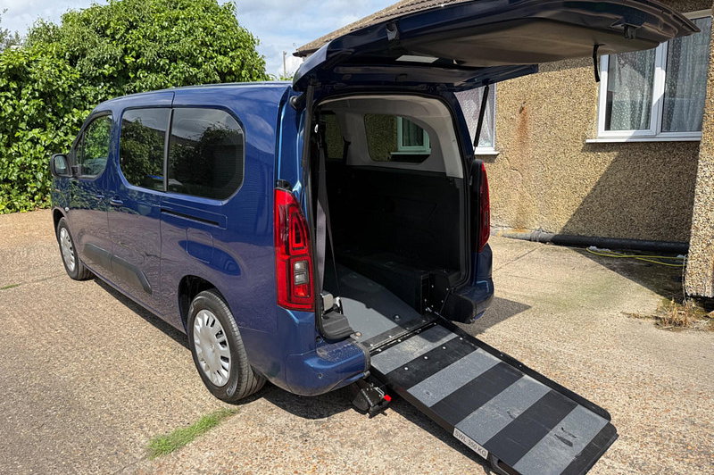 2022 Vauxhall Combo Life EDITION XL S/S Wheel Chair Adapted 2 Seater