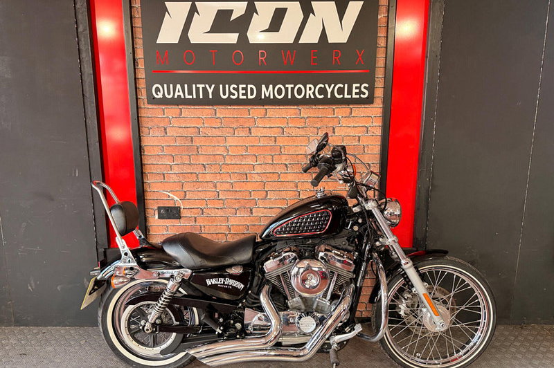 2015 Harley-Davidson Sportster 1200 XL1200V Seventy-Two