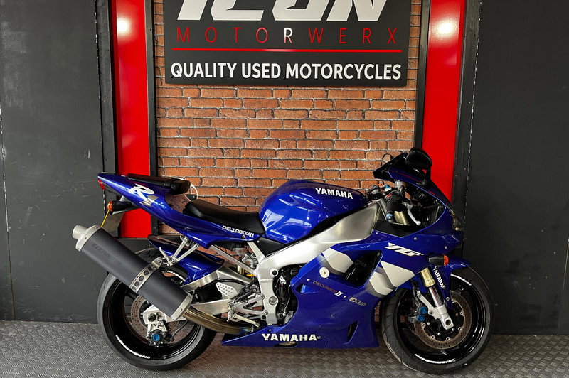 2000 Yamaha R1 1000