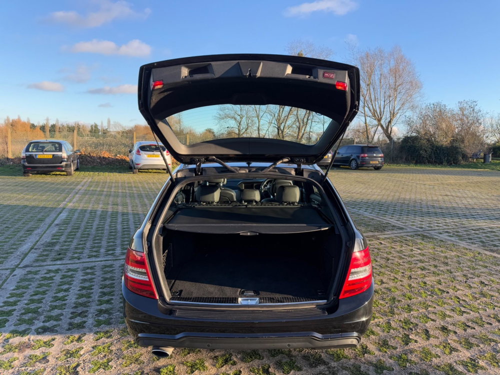 Mercedes-Benz C Class 2.1 C220 CDI AMG Sport Edition G-Tronic+ Euro 5 (s/s) 5dr