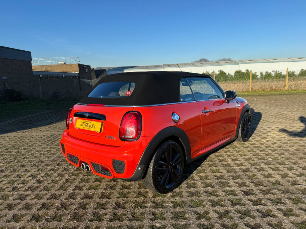 MINI Convertible 2.0 Cooper S Sport Steptronic Euro 6 (s/s) 2dr