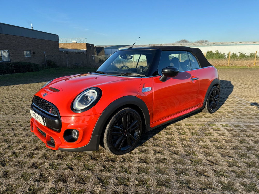 MINI Convertible 2.0 Cooper S Sport Steptronic Euro 6 (s/s) 2dr