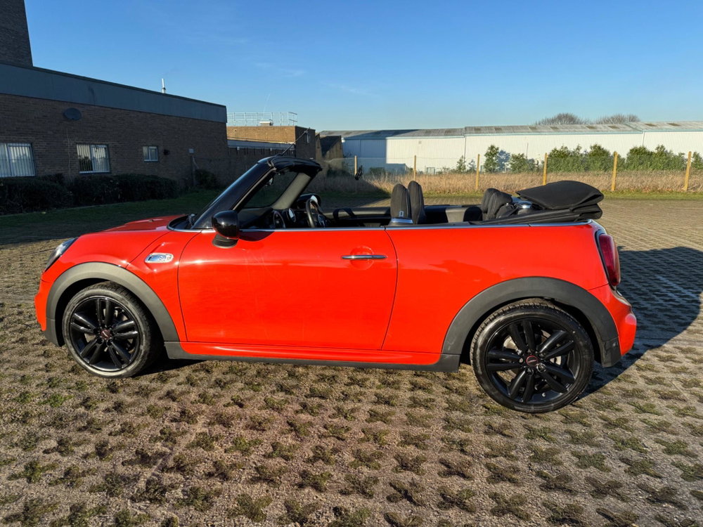 MINI Convertible 2.0 Cooper S Sport Steptronic Euro 6 (s/s) 2dr