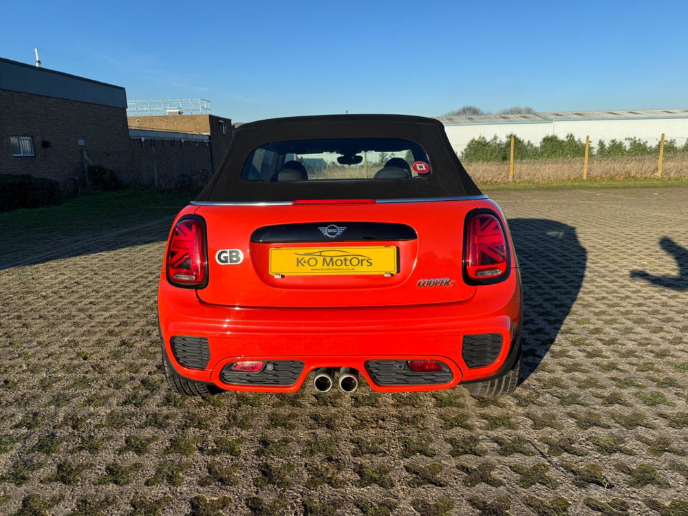 MINI Convertible 2.0 Cooper S Sport Steptronic Euro 6 (s/s) 2dr