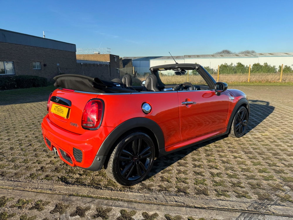 MINI Convertible 2.0 Cooper S Sport Steptronic Euro 6 (s/s) 2dr