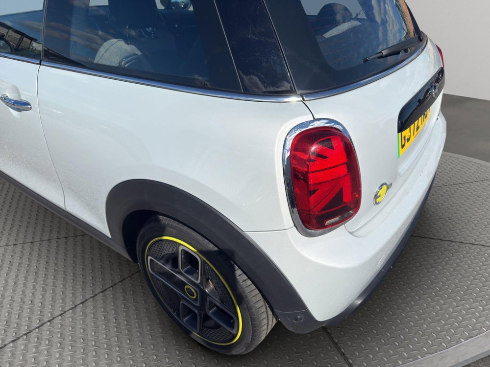 MINI Electric hatch Cooper SE 32.6kWh Level 2 Auto 3dr