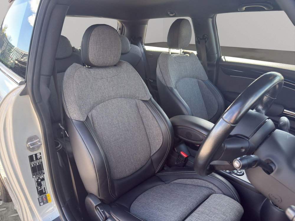 MINI Electric hatch Cooper SE 32.6kWh Level 2 Auto 3dr