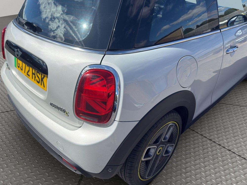 MINI Electric hatch Cooper SE 32.6kWh Level 2 Auto 3dr