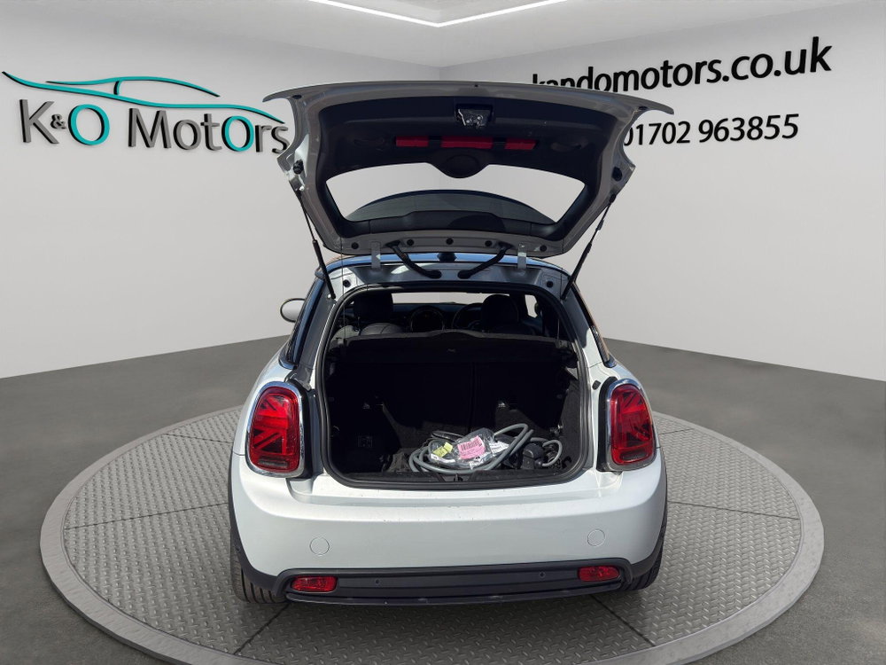 MINI Electric hatch Cooper SE 32.6kWh Level 2 Auto 3dr
