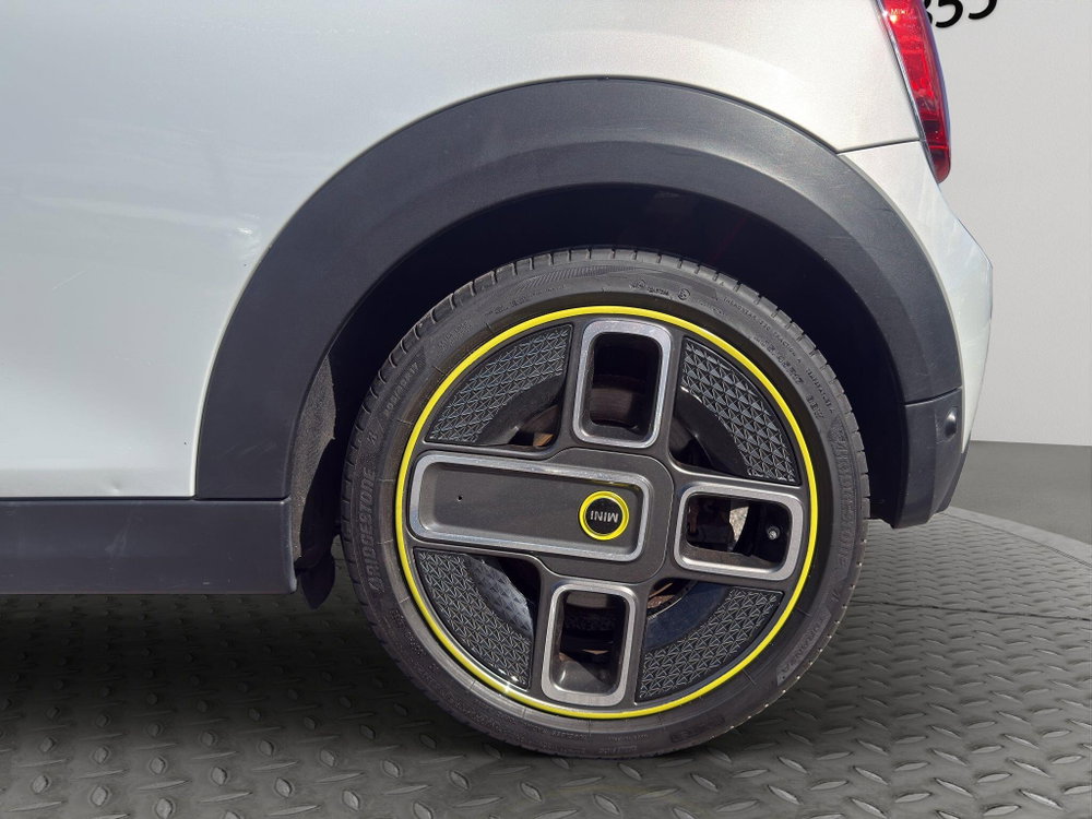 MINI Electric hatch Cooper SE 32.6kWh Level 2 Auto 3dr
