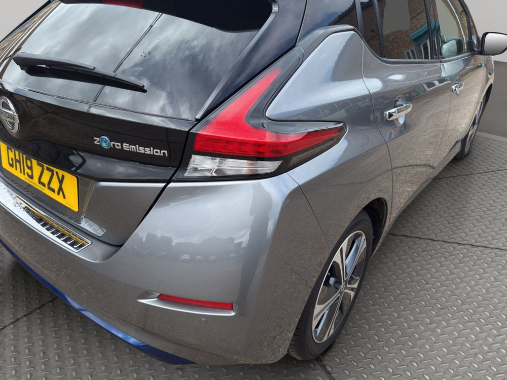 Nissan Leaf 40kWh Tekna Auto 5dr