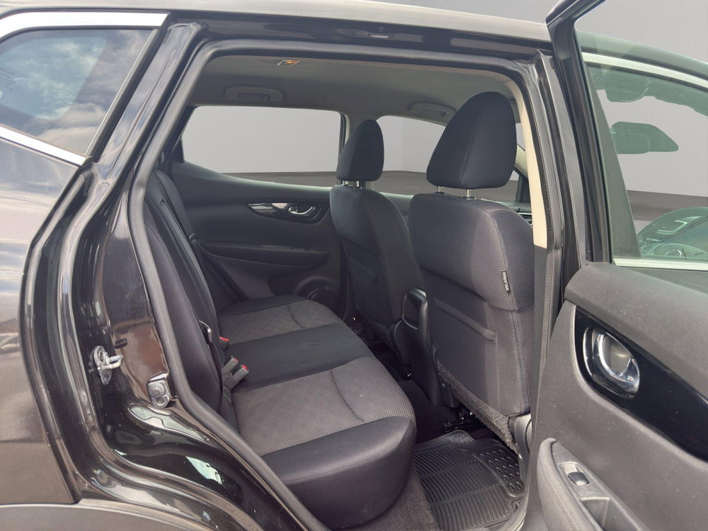 Nissan Qashqai 1.6 dCi Acenta SUV 5dr Diesel XTRON 2WD Euro 5 (s/s) (130 ps)