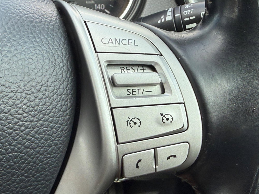 Nissan Qashqai 1.6 dCi Acenta SUV 5dr Diesel XTRON 2WD Euro 5 (s/s) (130 ps)