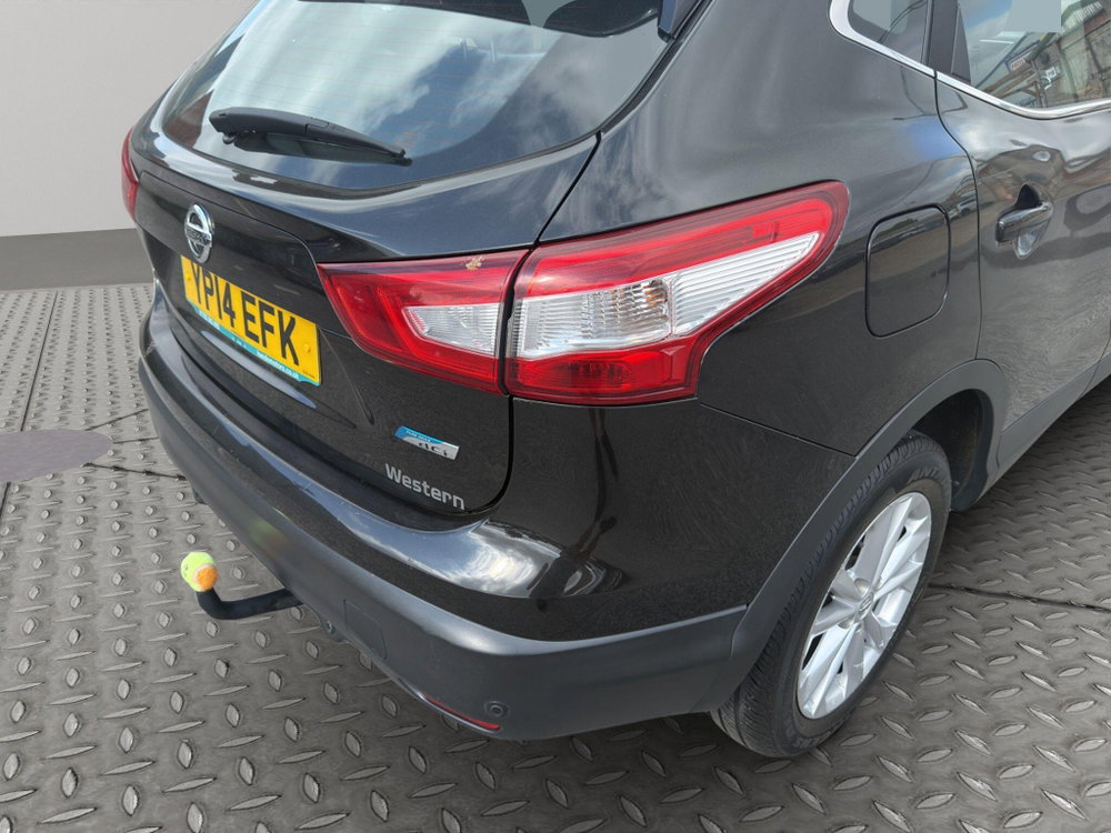 Nissan Qashqai 1.6 dCi Acenta SUV 5dr Diesel XTRON 2WD Euro 5 (s/s) (130 ps)