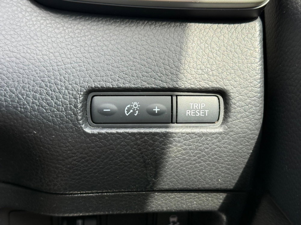 Nissan Qashqai 1.6 dCi Acenta SUV 5dr Diesel XTRON 2WD Euro 5 (s/s) (130 ps)
