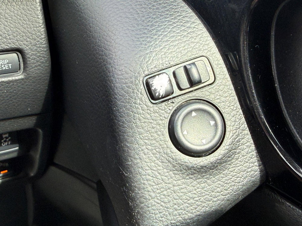 Nissan Qashqai 1.6 dCi Acenta SUV 5dr Diesel XTRON 2WD Euro 5 (s/s) (130 ps)