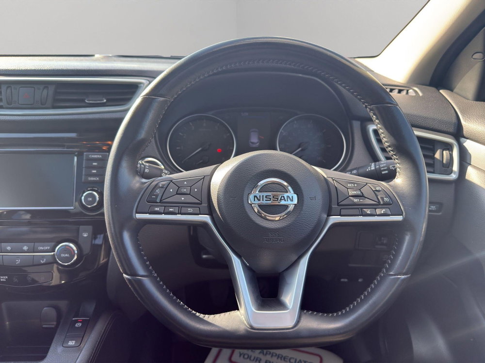Nissan Qashqai 1.3 DIG-T N-Connecta Euro 6 (s/s) 5dr