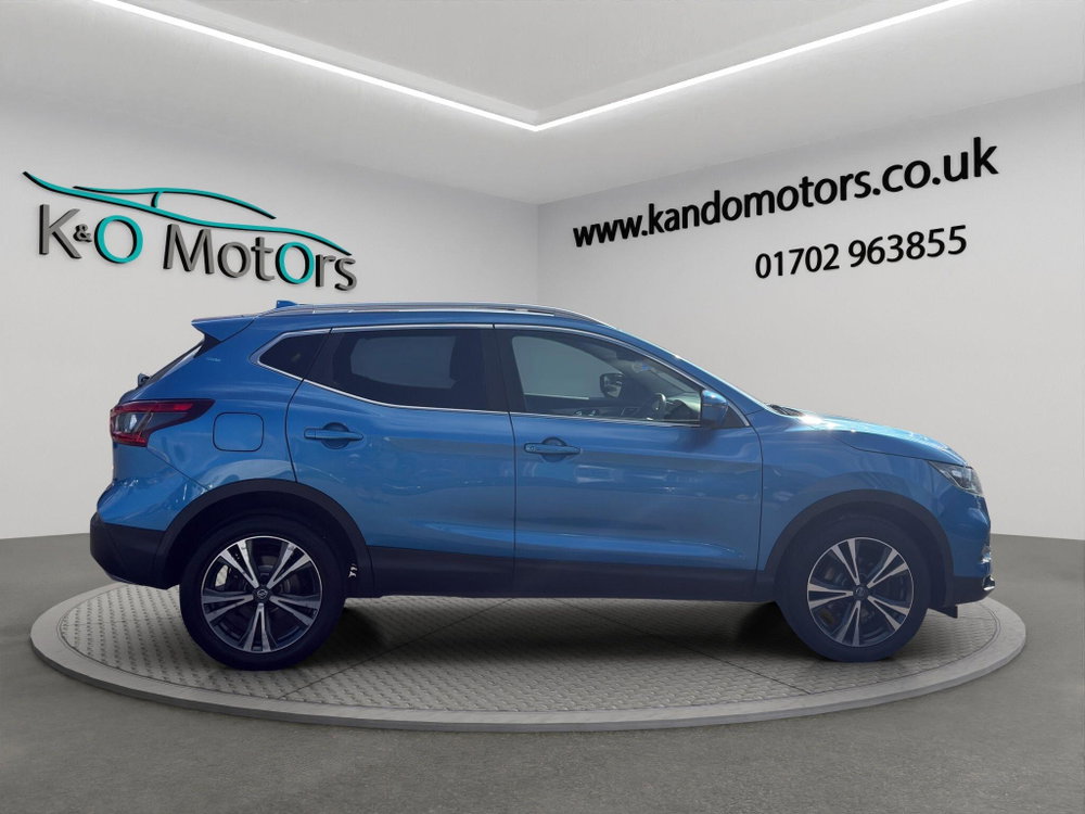 Nissan Qashqai 1.3 DIG-T N-Connecta Euro 6 (s/s) 5dr