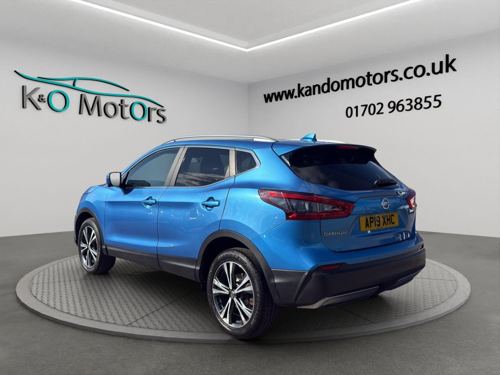 Nissan Qashqai 1.3 DIG-T N-Connecta Euro 6 (s/s) 5dr