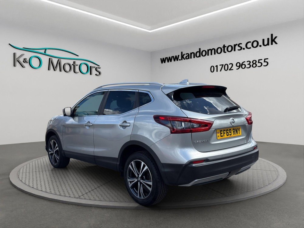 Nissan Qashqai 1.3 DIG-T N-Connecta Euro 6 (s/s) 5dr