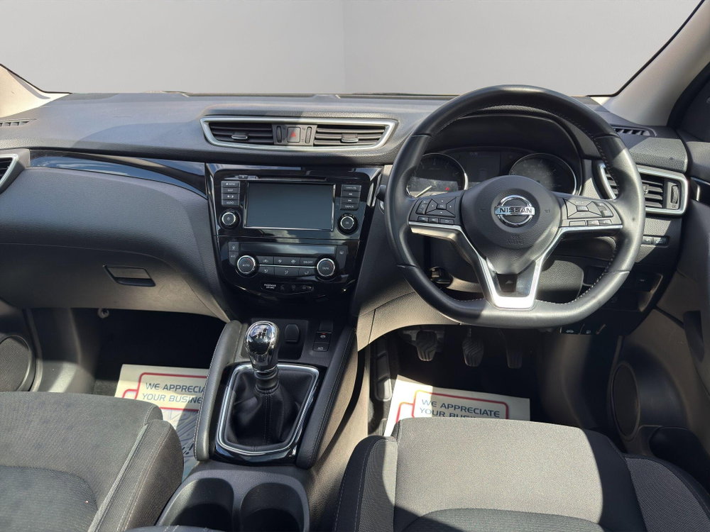 Nissan Qashqai 1.3 DIG-T N-Connecta Euro 6 (s/s) 5dr