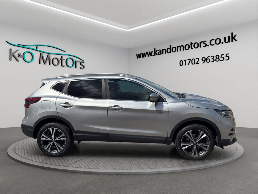 Nissan Qashqai 1.3 DIG-T N-Connecta Euro 6 (s/s) 5dr