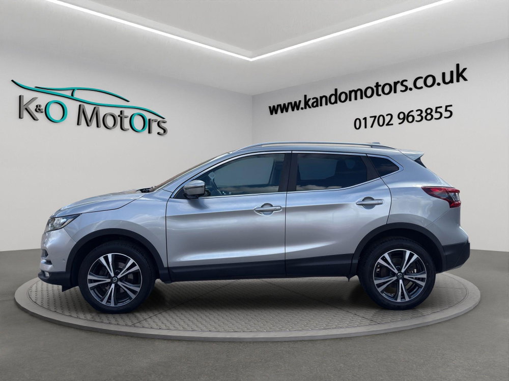Nissan Qashqai 1.3 DIG-T N-Connecta Euro 6 (s/s) 5dr
