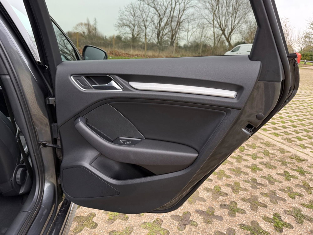 Audi A3 1.5 TFSI CoD Black Edition Sportback Euro 6 (s/s) 5dr