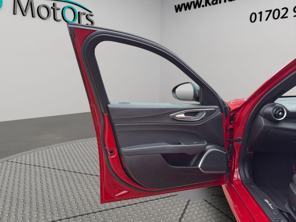 Alfa Romeo Giulia 2.0T Veloce Ti Auto Euro 6 (s/s) 4dr