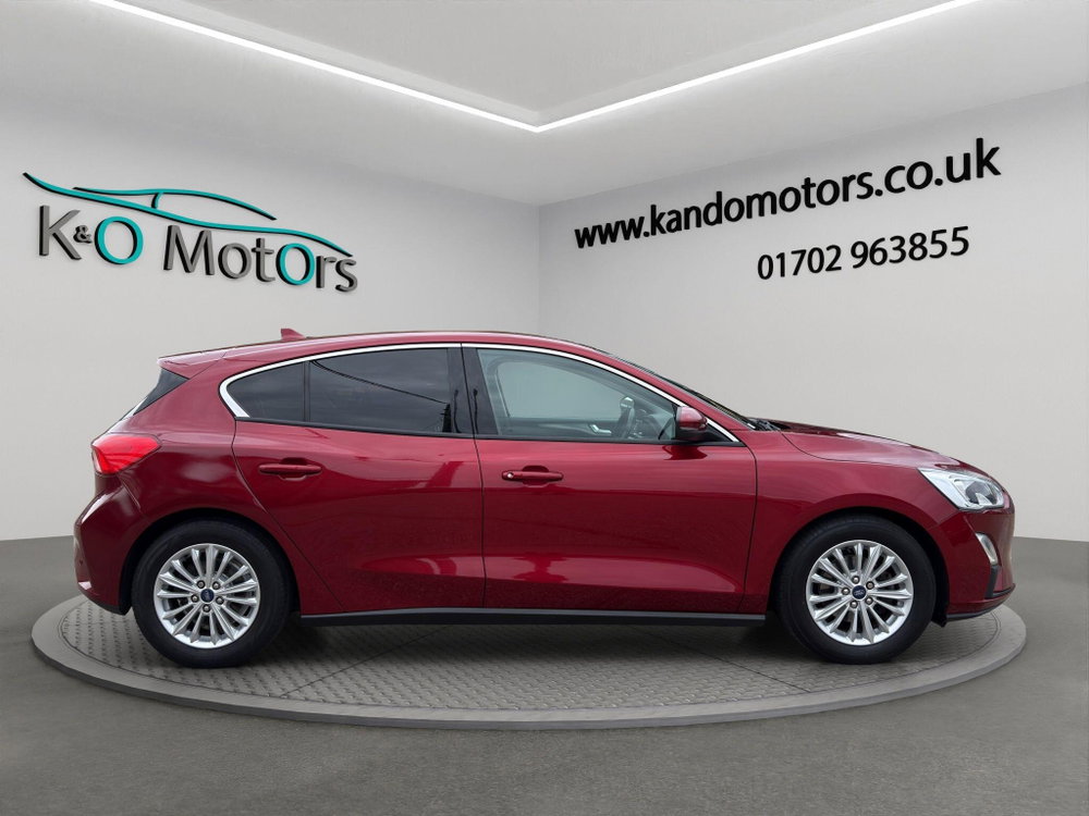 Ford Focus 1.0T EcoBoost Titanium Euro 6 (s/s) 5dr