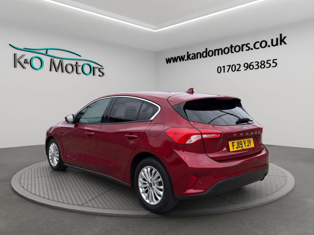Ford Focus 1.0T EcoBoost Titanium Euro 6 (s/s) 5dr