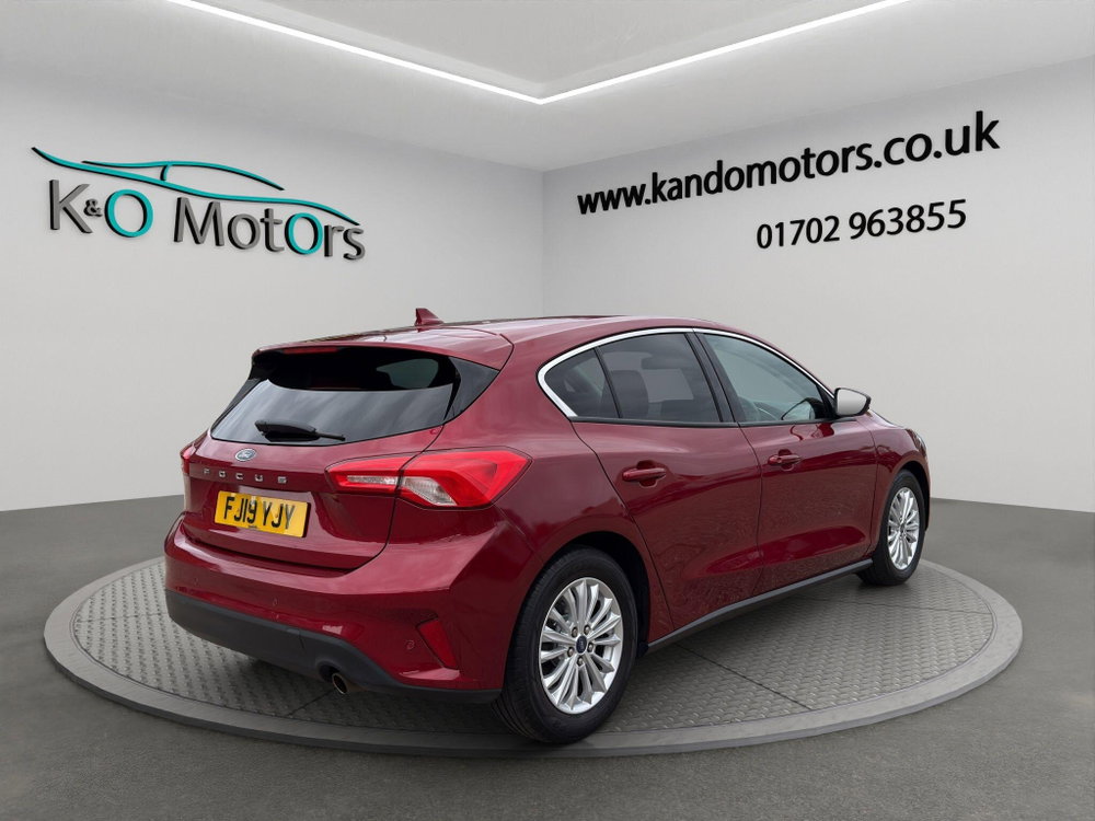 Ford Focus 1.0T EcoBoost Titanium Euro 6 (s/s) 5dr