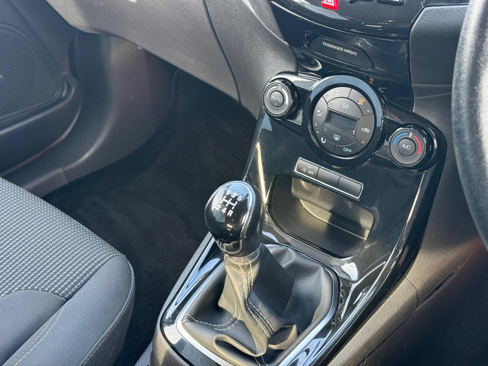 Ford Fiesta 1.0T EcoBoost Titanium Euro 6 (s/s) 5dr