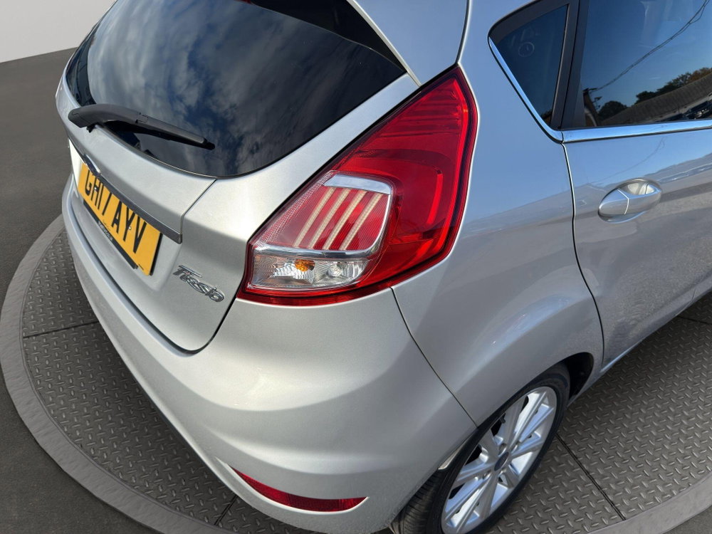 Ford Fiesta 1.0T EcoBoost Titanium Euro 6 (s/s) 5dr