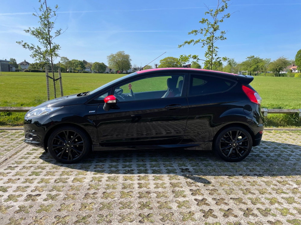 Ford Fiesta 1.0T EcoBoost ST-Line Black Edition (s/s) 3dr