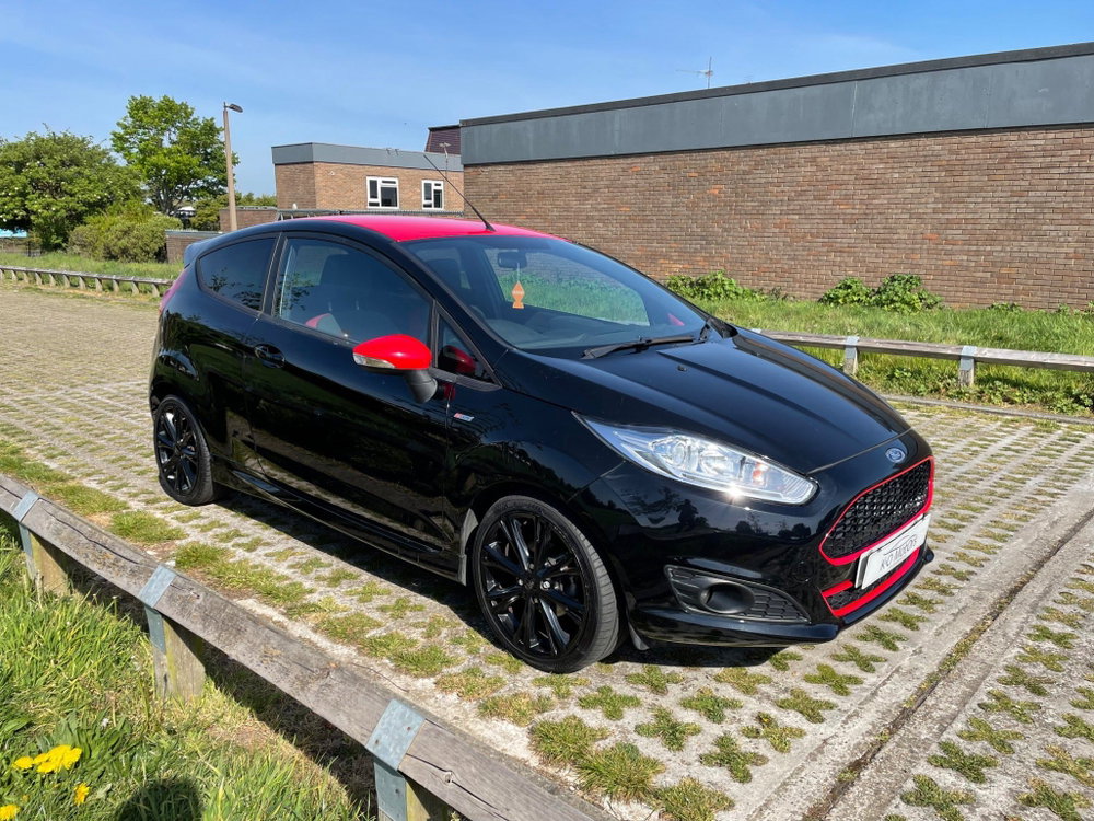 Ford Fiesta 1.0T EcoBoost ST-Line Black Edition (s/s) 3dr