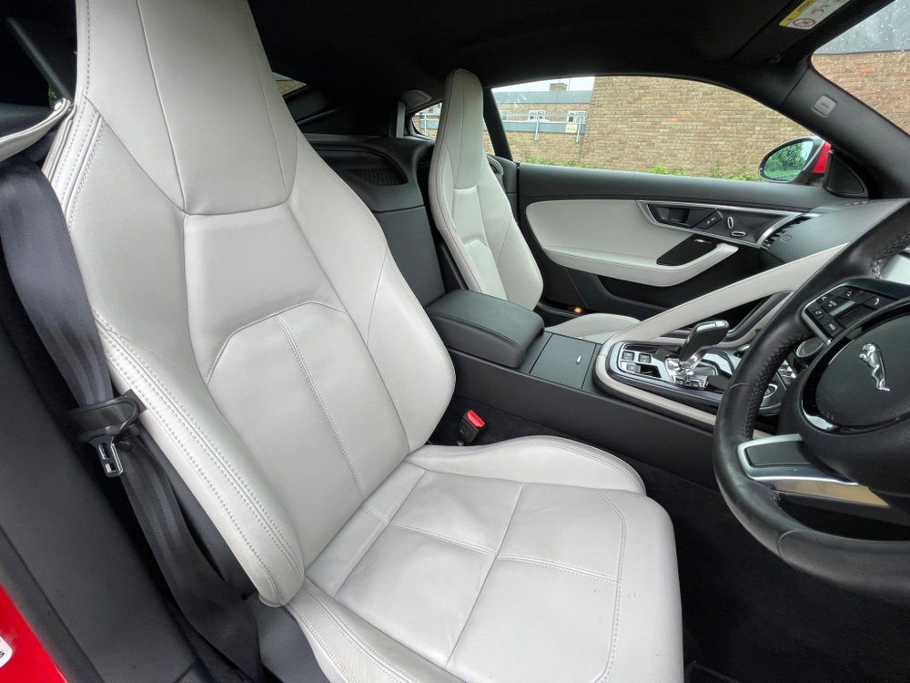 Jaguar F-Type 3.0 V6 R-Dynamic Auto Euro 6 (s/s) 2dr