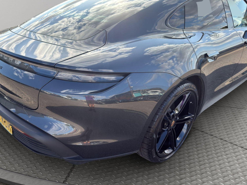 Porsche Taycan Performance Plus 93.4kWh 4S Auto 4WD 4dr (11kW Charger)