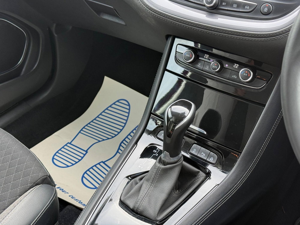 Vauxhall Grandland X 1.2 Turbo SRi Nav Auto Euro 6 (s/s) 5dr