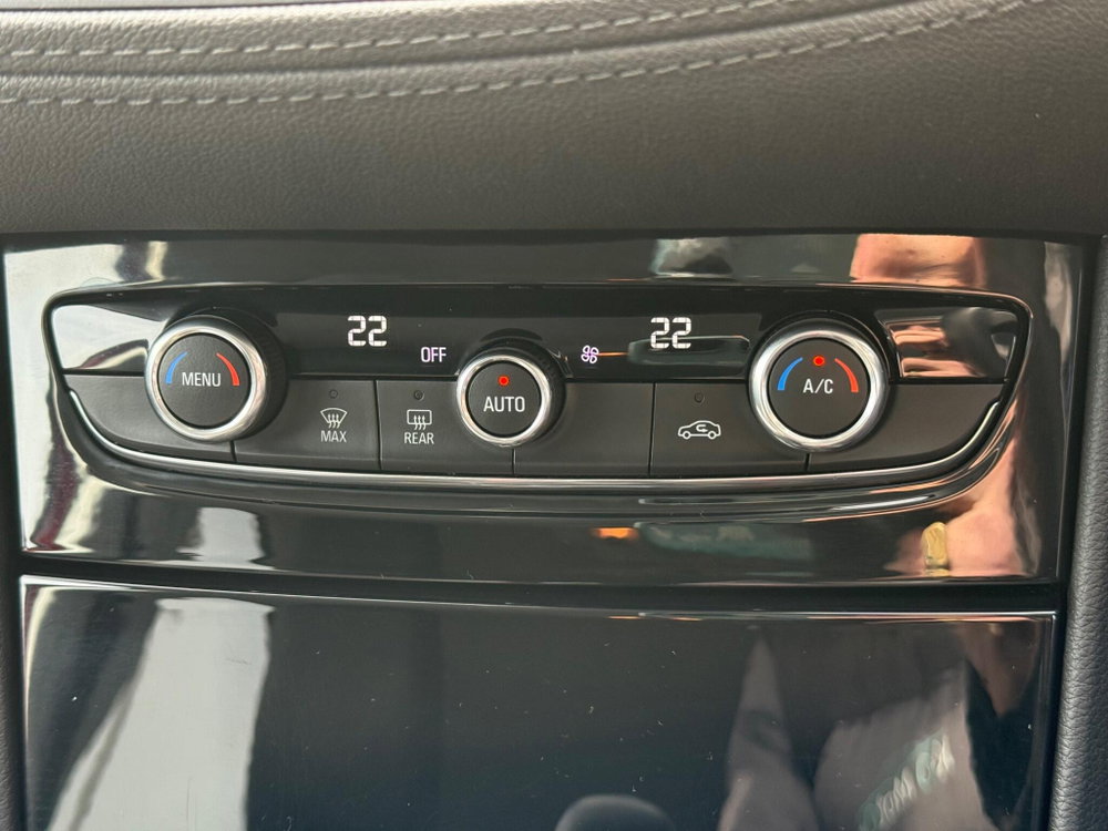 Vauxhall Grandland X 1.2 Turbo SRi Nav Auto Euro 6 (s/s) 5dr